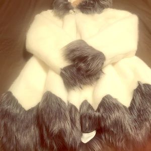 Faux fur clasp jacket